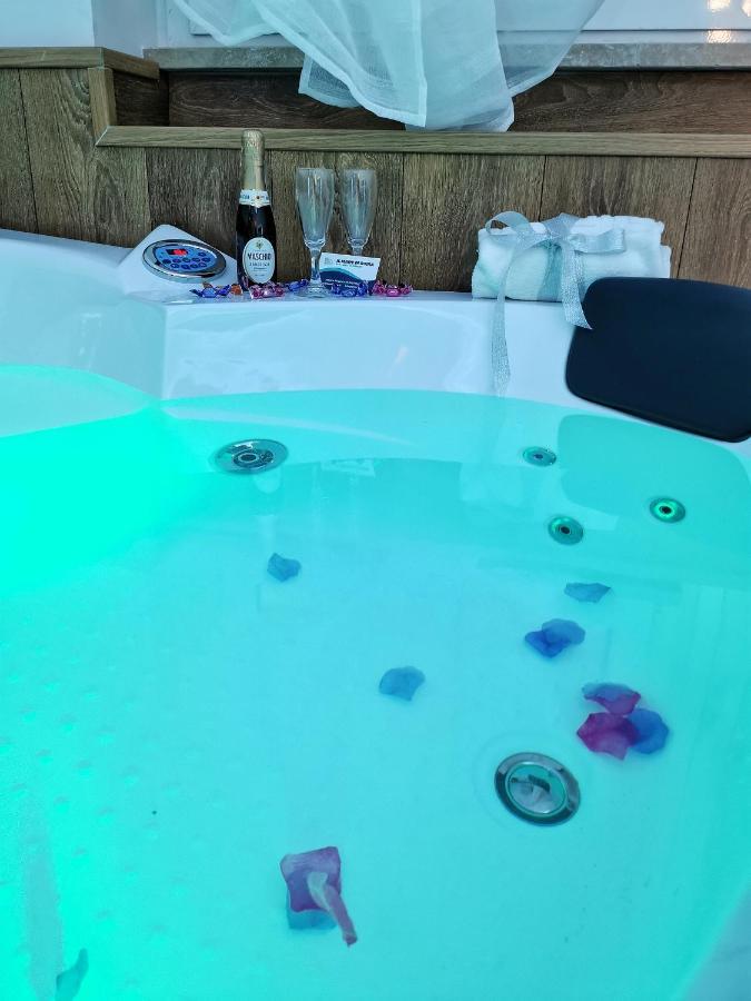 Il Mare Di Roma Deluxe Hotel Lido di Ostia Bagian luar foto